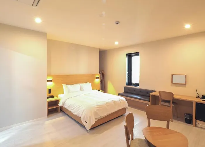 Mipo Oceanside Hotel 3*