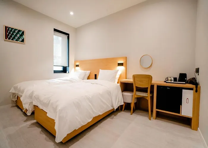 Mipo Oceanside Hotel 3*