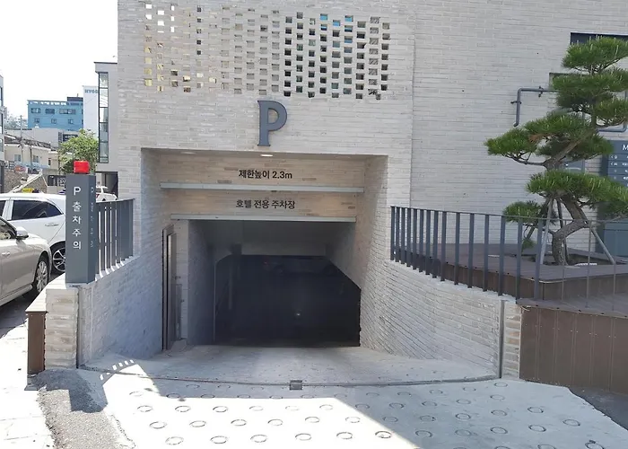 Mipo Oceanside Hotel